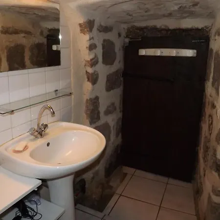 Maison De Caractere A Avec Terrain, Terrasse Et Parking Prive - Fr-1-742-123 * Polminhac
